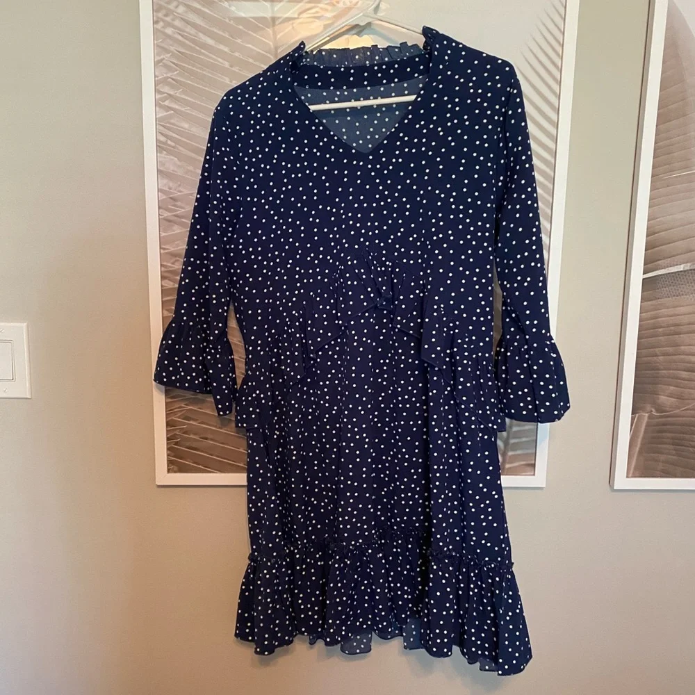 V Neck Ruffle Dress - Picture 4 of 5